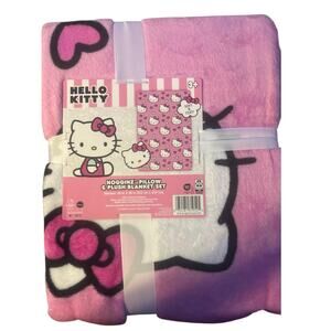 NWT hello Kitty pillow and blanket set
